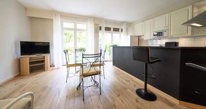 Apartment in Hermitage With Private Garden