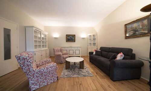 Apartment in Hermitage With Private Garden