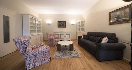 Apartment in Hermitage With Private Garden