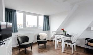 Apartment | Dining - Apartment in Zandvoort Near the Beach (Zandvoort)