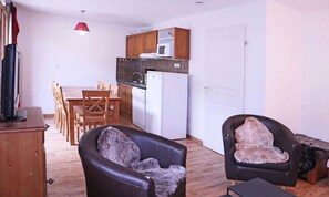 Living area - A310 LES Chalets DE Bois Mean: Luxury Residence (Les Orres)