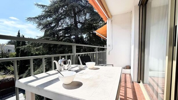 Unclassified image, 1 of 3, button - Studio - 1 or 2 People - Greoux-les-bains (Gréoux-les-Bains)