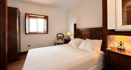 Nomad's Country - Cimo de Vila Mountain Window