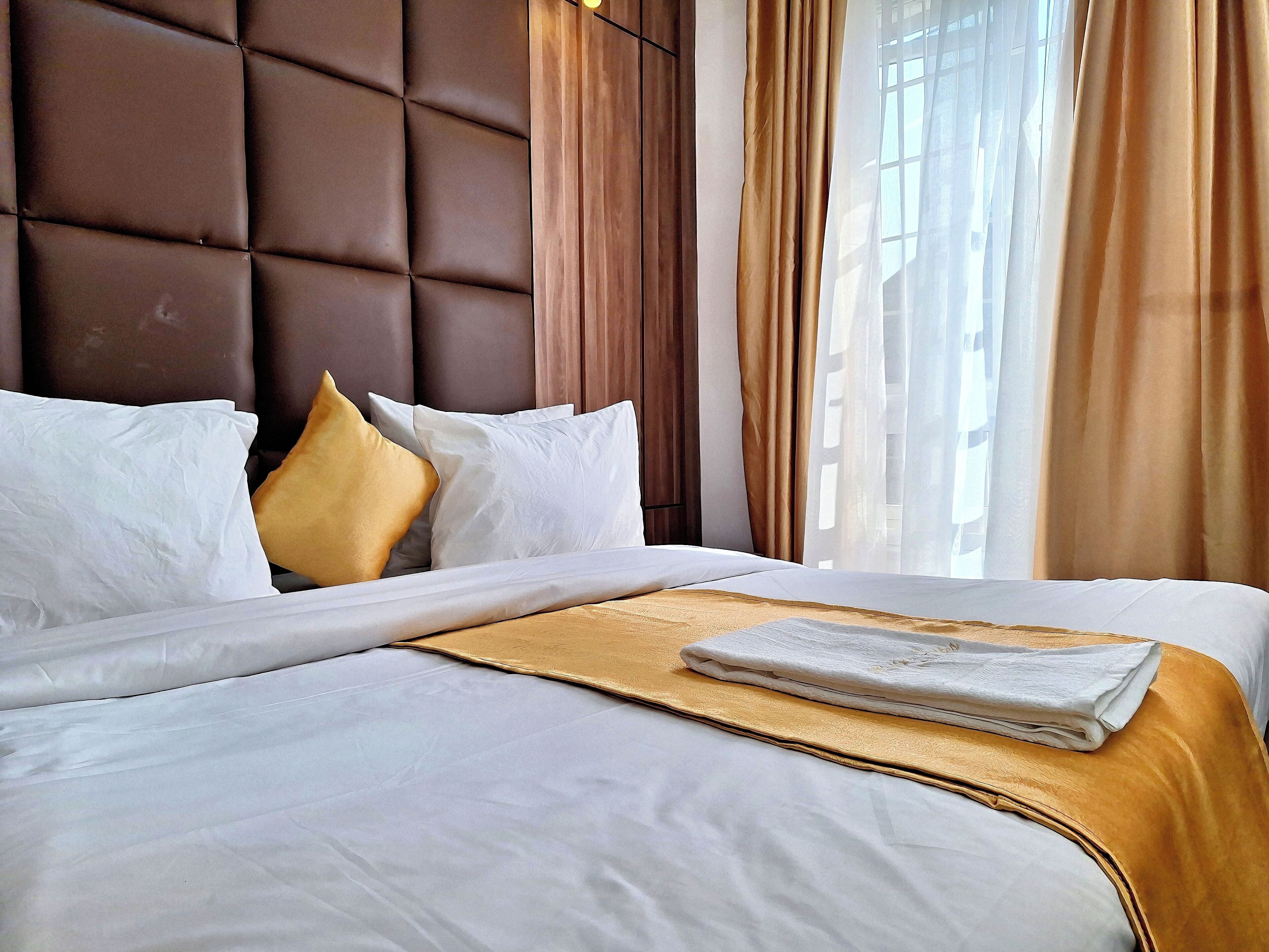 Deluxe Single Room | In-room safe, desk, laptop workspace, iron/ironing board
