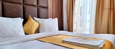 Deluxe Single Room | In-room safe, desk, laptop workspace, iron/ironing board