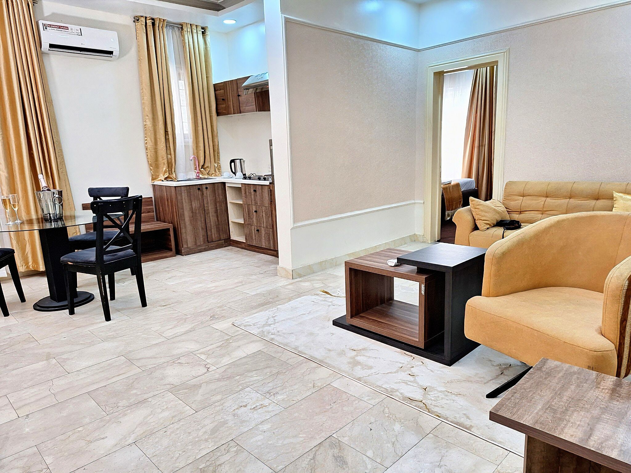 Suite Luxury, vista città | Area soggiorno