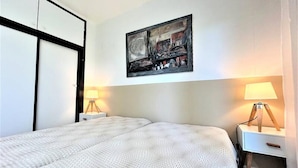 Individually furnished - Apartment Near Thermal Baths in Provence (Gréoux-les-Bains)