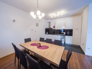 House | Private kitchen | Fridge, microwave, oven, stovetop