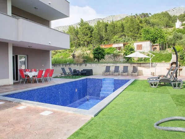 House | Pool - Holiday Home J&D No.2-nine Bedroom House With Pool (Podstrana)