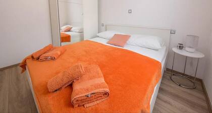 Holiday Home J&D No.2-nine Bedroom House With Pool