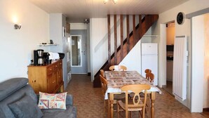 Living area - New Large Apartment for 8 People (Les Orres)