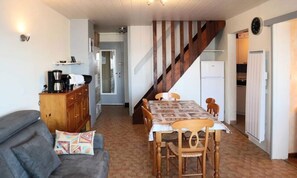 Living area - New Large Apartment for 8 People (Les Orres)