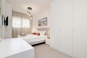 2 bedrooms, iron/ironing board, WiFi, bed sheets - Beautiful new build apartment Estepona - Estepona, Andalucía (Estepona)