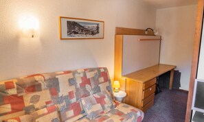 Interior - Studio With Mountain Corner in the Heart of Les Orres 1650 (Les Orres)