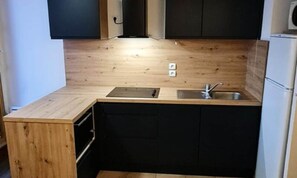 Microwave, dishwasher, cookware/dishes/utensils - 2-room Cabin for 6 People (Orcieres)