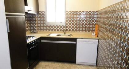 4 Rooms, Sleeps 7/9, Balcony