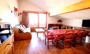 Living area - Apartment in Puy Saint Vincent With Sauna (Puy-Saint-Vincent)