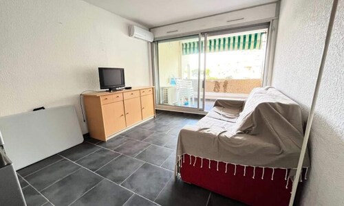 Studio Sleeps 4 With Swimming Pool
