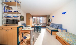 Living area - Studio Alca\"ve Center Station 6 pax (Villarembert)