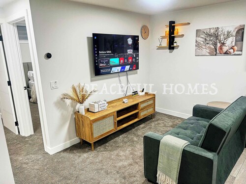 Peaceful Homes | Elegant 2 Bedroom Suite