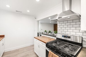 微波炉、烤箱、炉灶、洗碗机