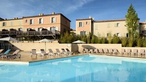 Pool - House in Luberon With Pool and Golf Access (Mallemort)