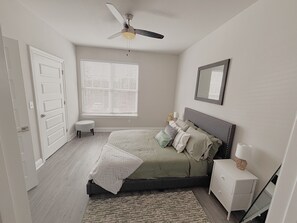 2 dormitorios, tabla de planchar con plancha, cuna de viaje y wifi