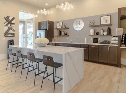 Modern 2BD/2BA Oasis • Fast WiFi • Balcony • Gated Community Near SLU & Downtown
