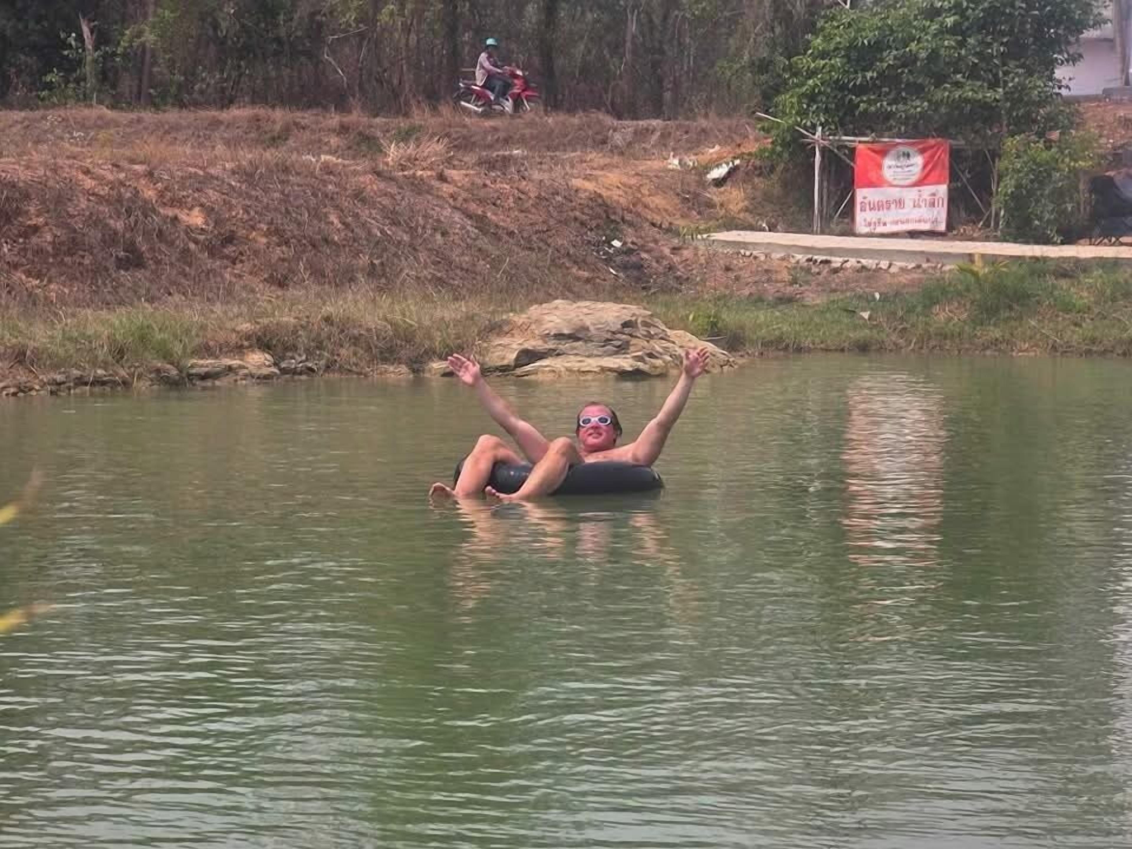 自然游泳池