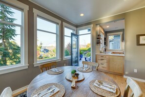 Dining - 3-Home Coastal Retreat w/ Sauna, Firepit & Greenhouse | Seabright Haven (Coupeville)