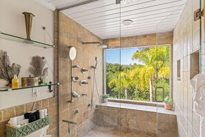 Shower, hair dryer, towels - Private Malibu Gem w/ Guest House, Fire Pits & Mountain Views by AvantStay (Calabasas)