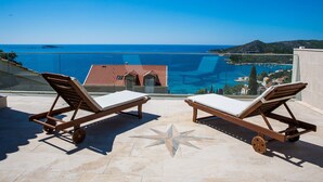 Villa | Exterior - Six Bedroom Villa With Terrace and Swimming Pool (Zupa dubrovacka)