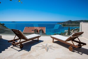 Villa | Exterior - Six Bedroom Villa With Terrace and Swimming Pool (Zupa dubrovacka)