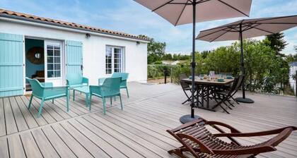 Houses & Villas for 9 People