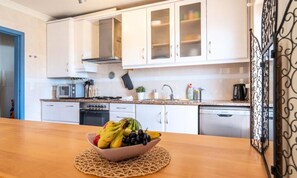 Apartment | Private kitchen - Apartment in Arrifana With Surf Vibes (Aljezur)