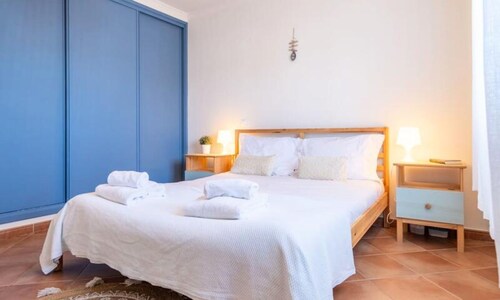 Apartment in Arrifana With Surf Vibes