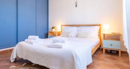 Apartment in Arrifana With Surf Vibes