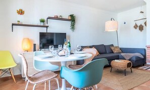 Apartment | Living area | Fireplace - Apartment in Arrifana With Surf Vibes (Aljezur)