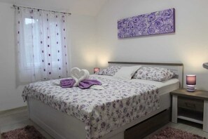Room - Holiday Home Ela - Three Bedroom Holiday Home With Outdoor Pool (Nerezise)
