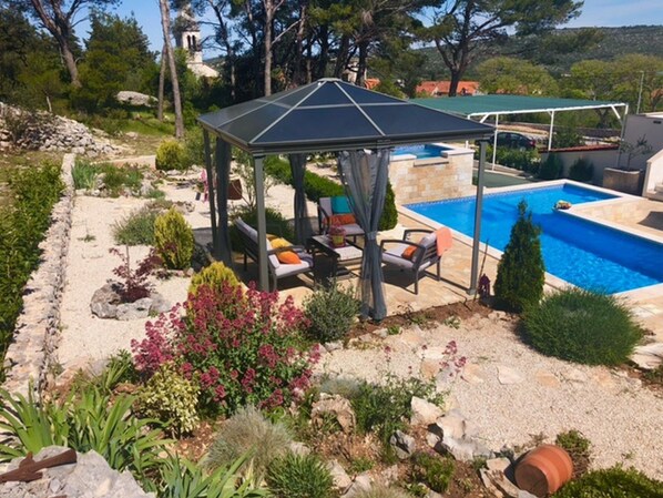 Pool - Holiday Home Ela - Three Bedroom Holiday Home With Outdoor Pool (Nerezise)