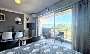 Individually furnished, iron/ironing board - Studio - 1 or 2 People - Greoux-les-bains (Gréoux-les-Bains)