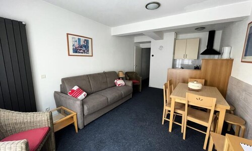 2 Rooms for 6 People