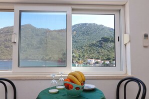 Apartment | Dining - Apartment Belin Mljet - One Bedroom Apartment With Terrace and Sea View (Mljet)