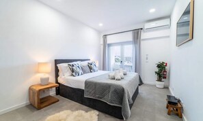 Room - Apartment in Lagos With Marina Views (Lagos)