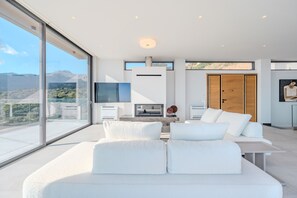 TV, fireplace, video games - Zeus Villa – Luxury Sea View Retreat in Sellia, Plakias (Plakias)