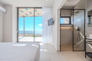 5 bedrooms, in-room safe, iron/ironing board, free WiFi - Zeus Villa – Luxury Sea View Retreat in Sellia, Plakias (Plakias)
