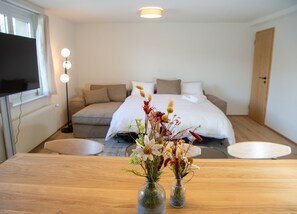 3 多间卧室、免费 WiFi、床单