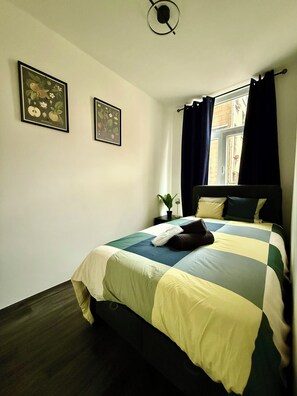 Free WiFi - Gare du Midi for 3-4 people (Brussels)