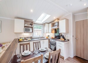 Fridge, oven, stovetop, toaster