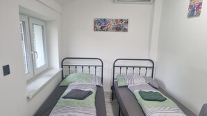 1 bedroom, internet, bed sheets